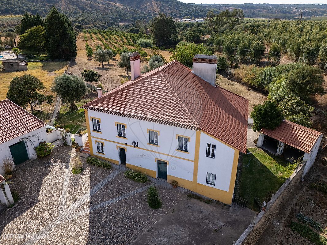 4 غرف نوم منزل في Tramagal, Portugal رقم 30221