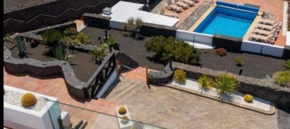 9 bedrooms House in Tias, Spain No. 133573 4