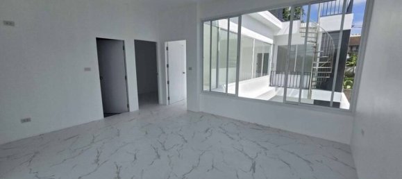 Вилла с 3 спальнями в Раваи, Таиланд № 24168 4