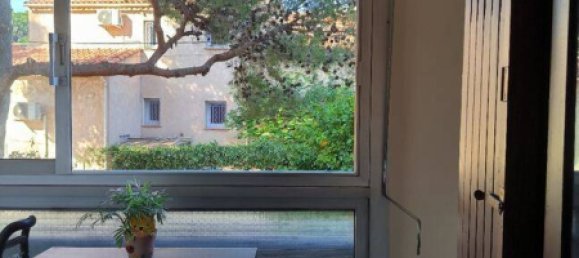 2 bedrooms Apartment in La Seyne-sur-Mer, France No. 329238 3