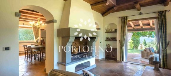 5 bedrooms Villa in Fivizzano, Italy No. 289438 8
