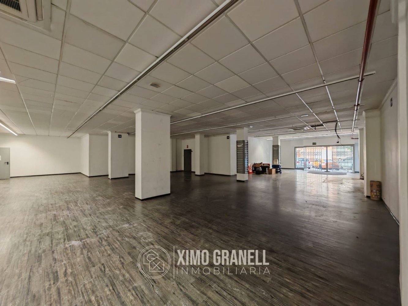 1040m² Commercial property in La Vall d'Uixo, Spain No. 235421