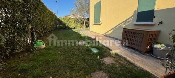2 bedrooms Apartment in Montecchio Emilia, Italy No. 14421 2