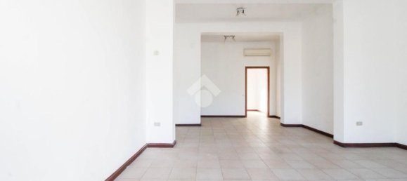 Gewerbliche Immobilie in Capriolo, Italy 50m², Nr. 15339 8