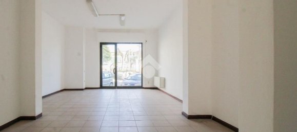 Gewerbliche Immobilie in Capriolo, Italy 50m², Nr. 15339 7
