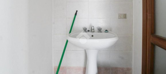 Gewerbliche Immobilie in Capriolo, Italy 50m², Nr. 15339 18