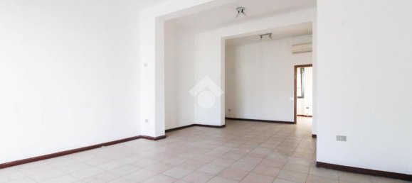 Gewerbliche Immobilie in Capriolo, Italy 50m², Nr. 15339 4