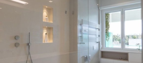 3-salle Appartement à Parma, Italy No. 158145 9