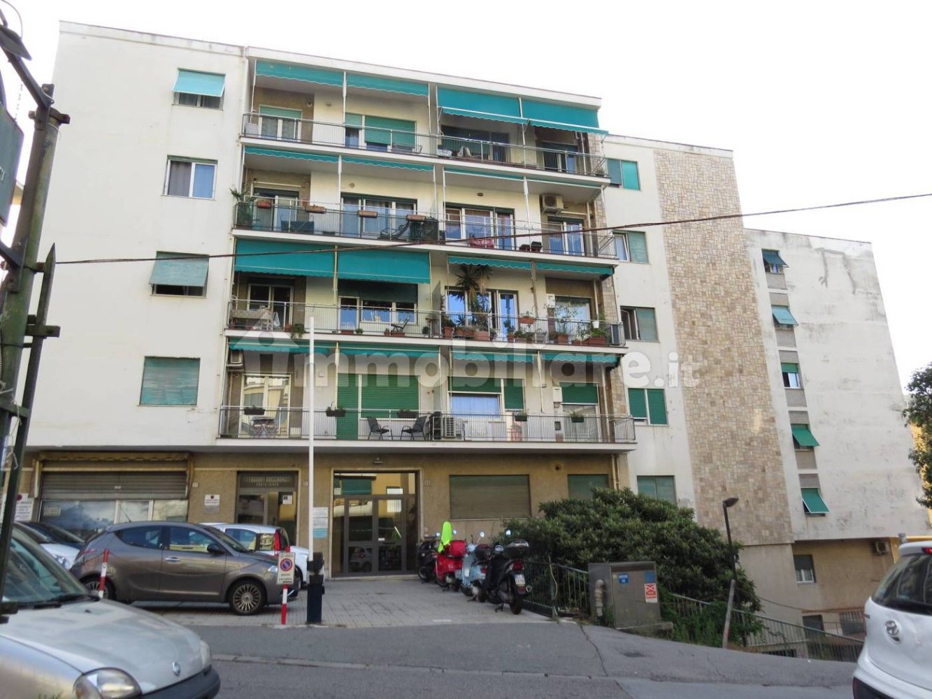 2 bedrooms Apartment in Genoa, Italy No. 329859