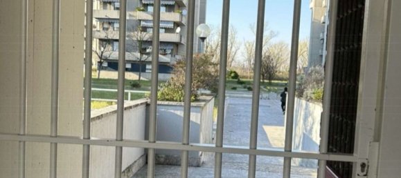 3 rooms Apartment in Rho, Italy No. 285259 3