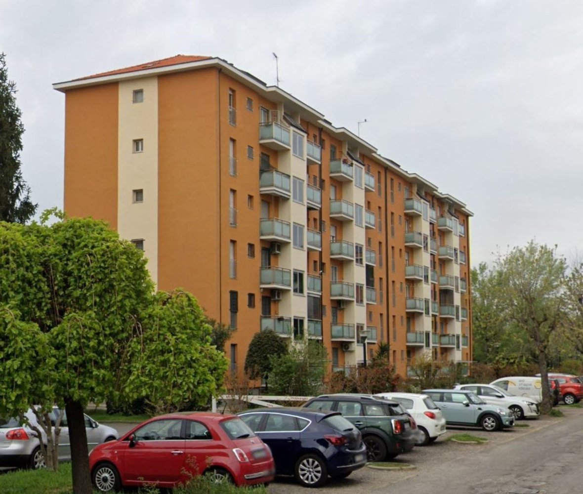 3 rooms Apartment in Milan, Italy No. 250284