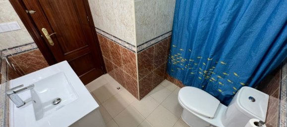 5 bedrooms Apartment in Granada, Spain No. 183090 15