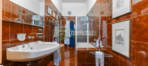 Villa de 5 habitaciónes en Stezzano, Italy No. 238003 58