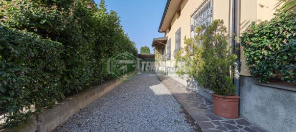 Villa de 5 habitaciónes en Stezzano, Italy No. 238003 74