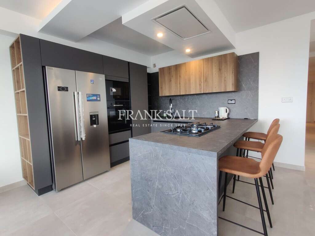 Квартира с 3 спальнями в Меллиха, Мальта № 10883