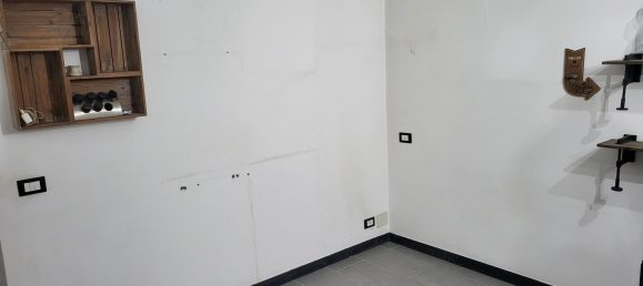 3-salle Appartement à Genoa, Italy No. 227681 6