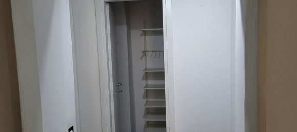 3-salle Appartement à Genoa, Italy No. 227681 8