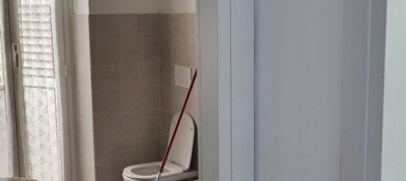 3-salle Appartement à Genoa, Italy No. 227681 13