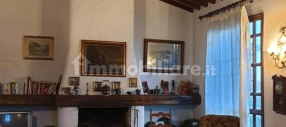 4 bedrooms Villa in Florence, Italy No. 196434 3