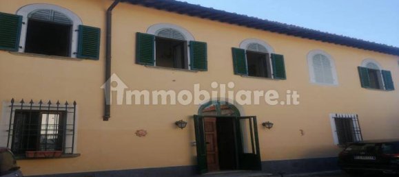 4 bedrooms Villa in Florence, Italy No. 196434 2