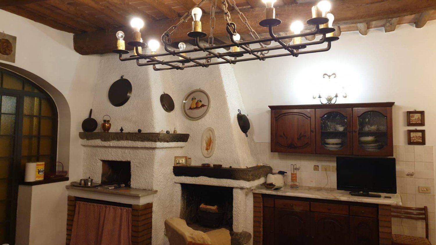 4 bedrooms Villa in Florence, Italy No. 196434