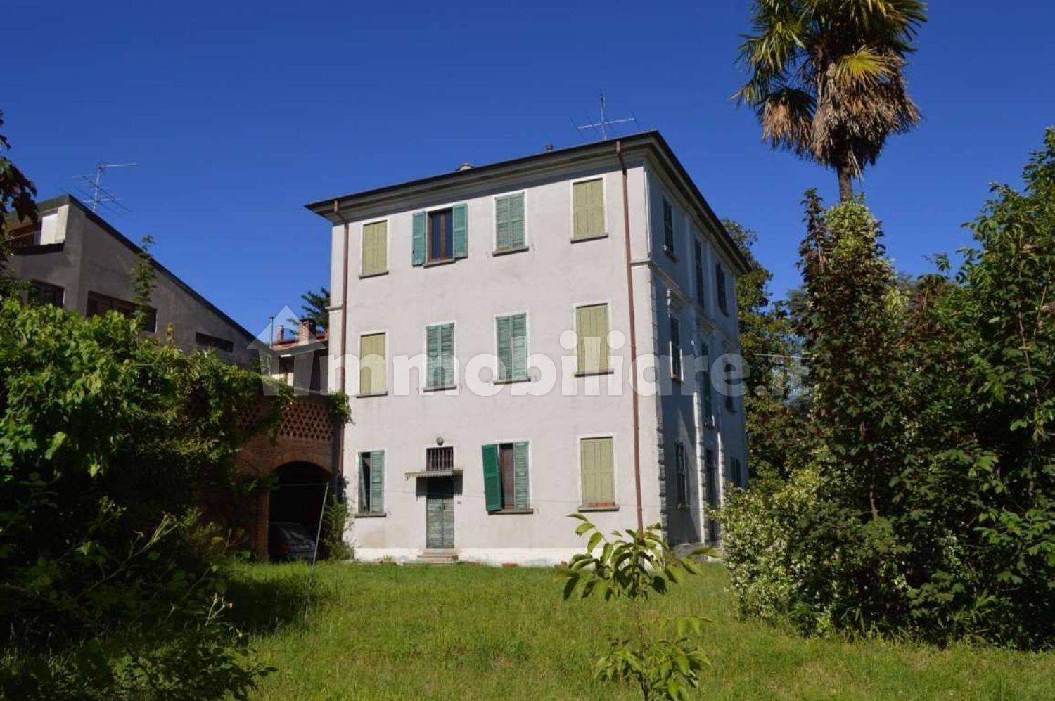 5 rooms Villa in Gemonio, Italy No. 86650