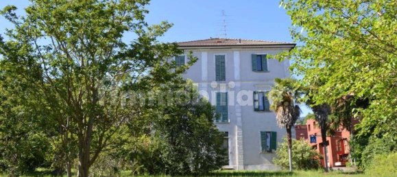 5 rooms Villa in Gemonio, Italy No. 86650 4