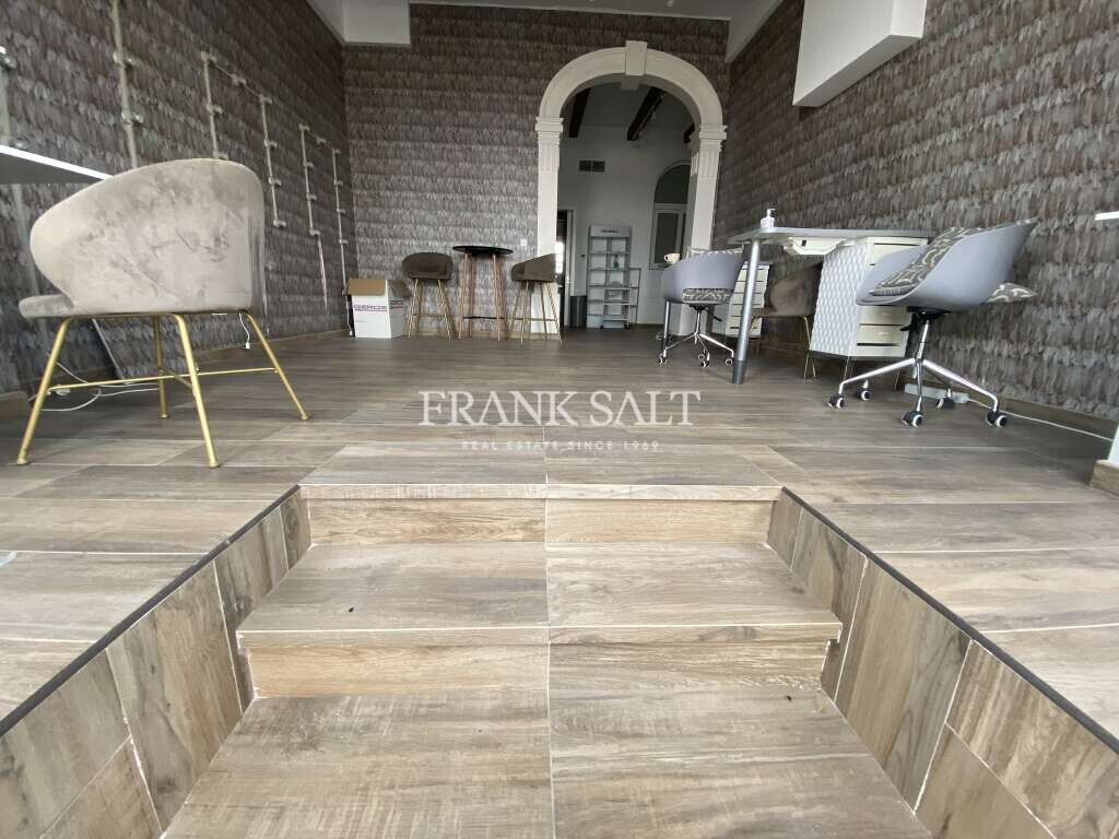  Shop in Sliema, Malta No. 13634