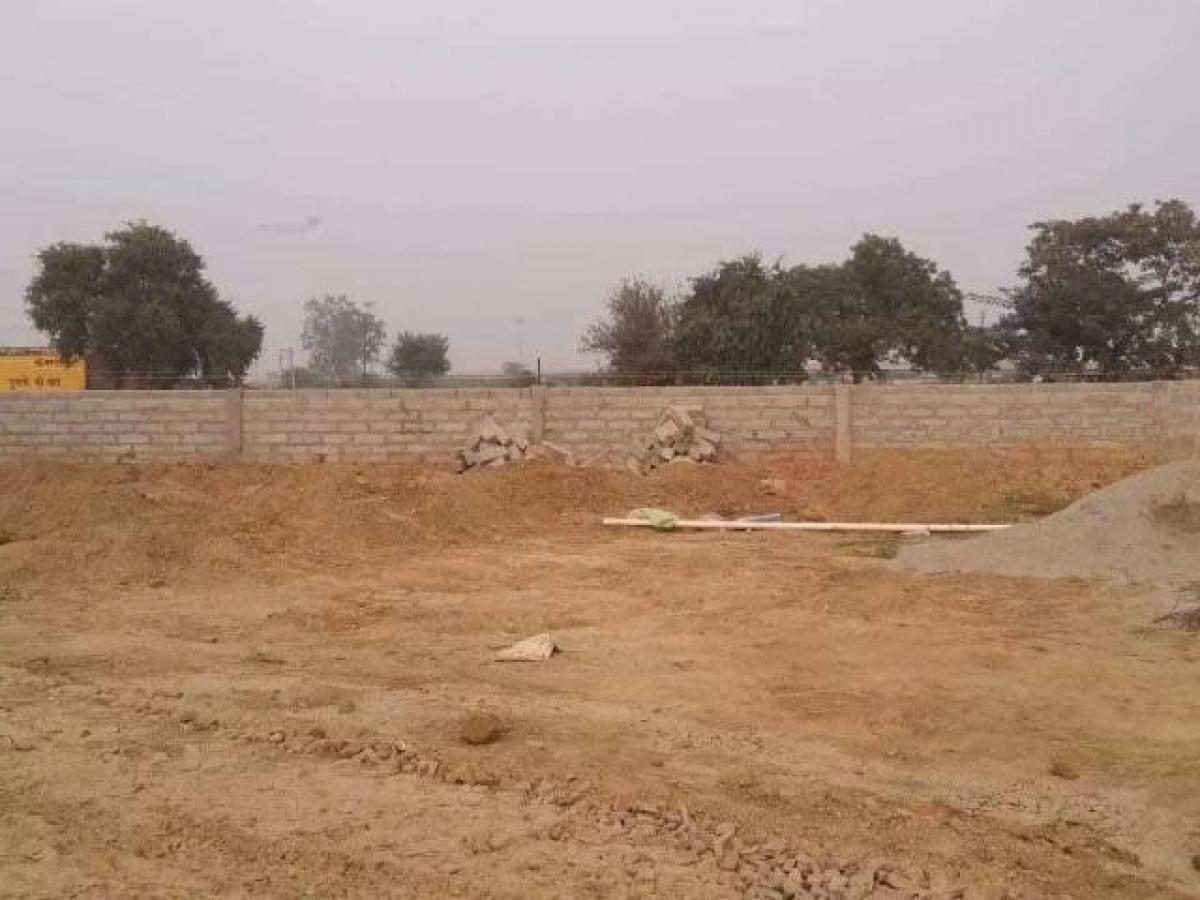  Land in Noida, India No. 32268