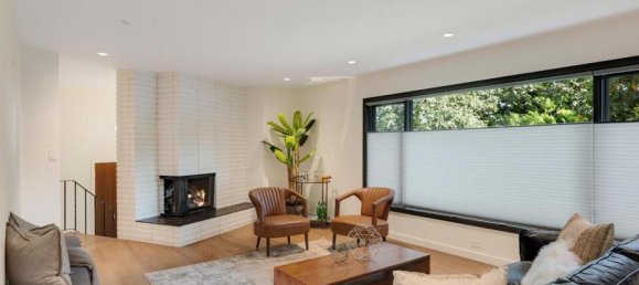 5 bedrooms House in British Columbia, Canada No. 1056 10