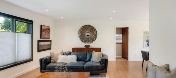 5 bedrooms House in British Columbia, Canada No. 1056 8