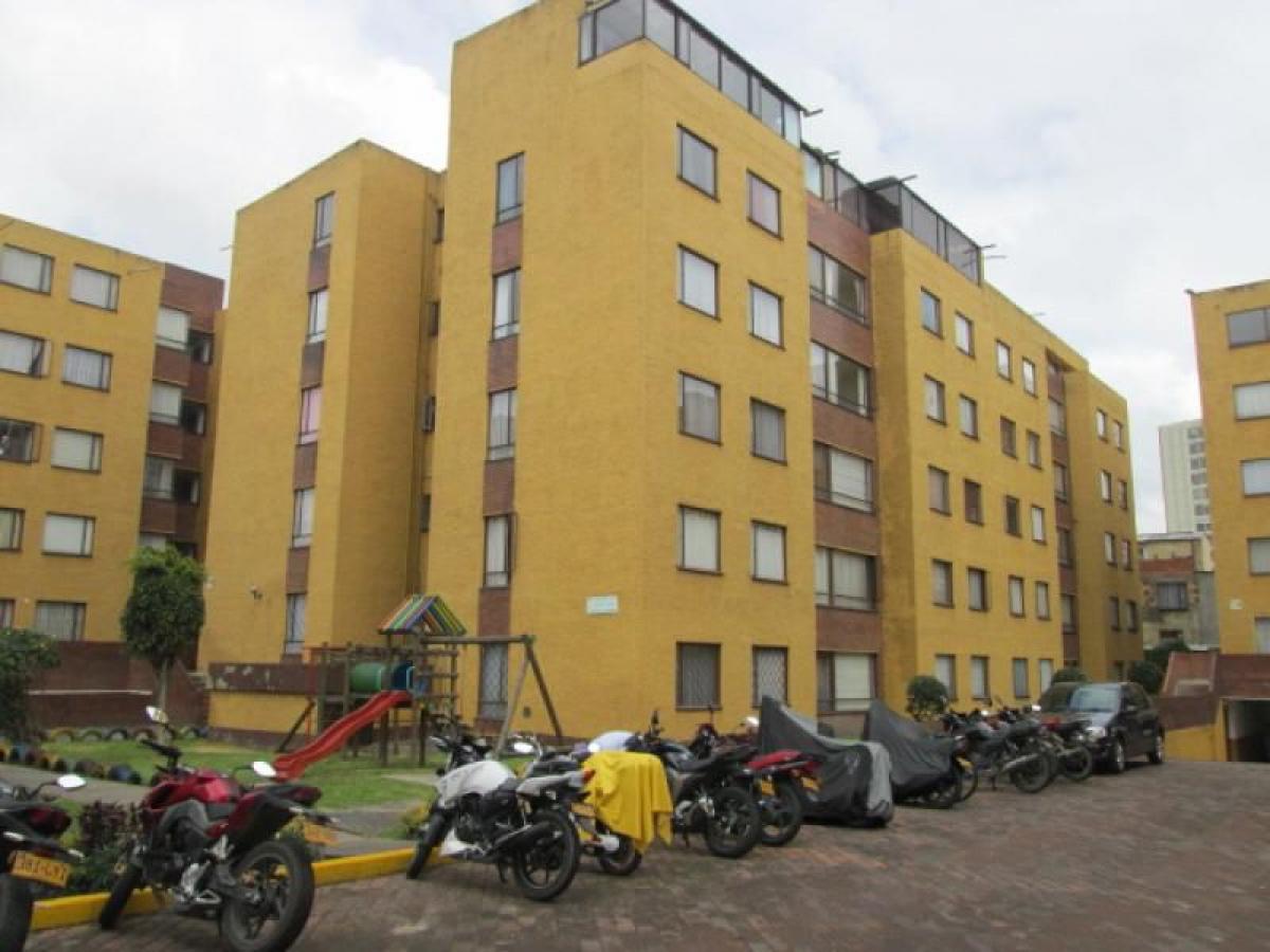 3 bedrooms House in Bogota, Colombia No. 12514