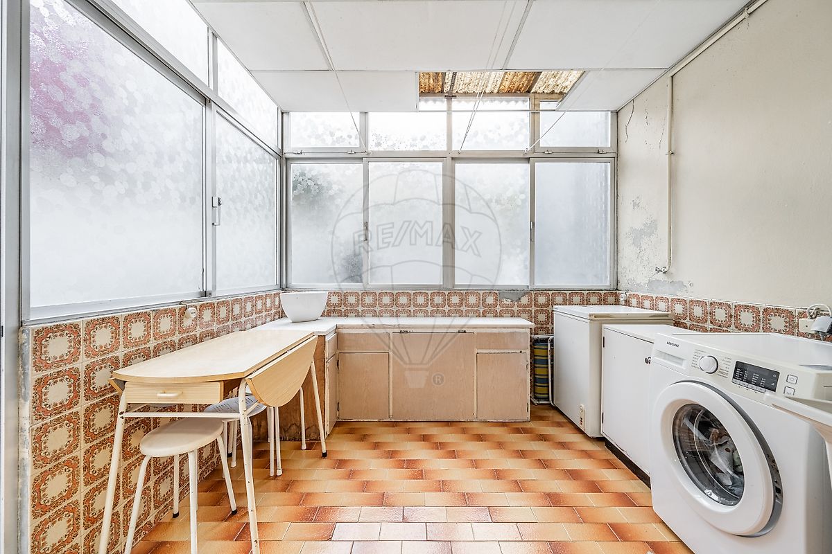 Дом с 4 спальнями в Порту, Португалия № 176712