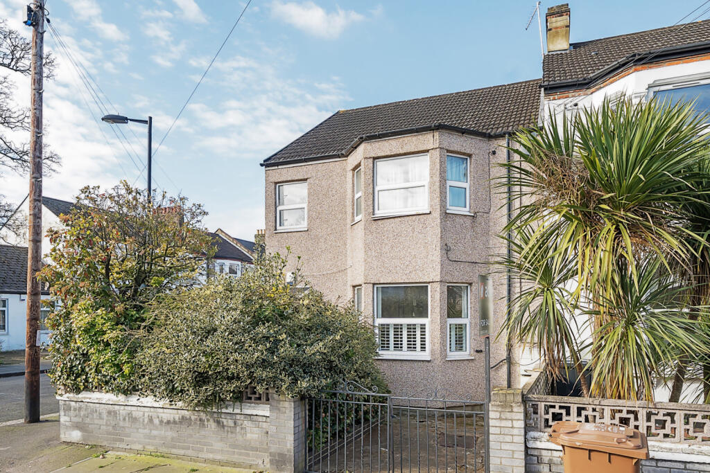 2 bedrooms Maisonette in London, United Kingdom No. 7674