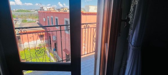 3 rooms Apartment in Torre del Greco, Italy No. 261132 11