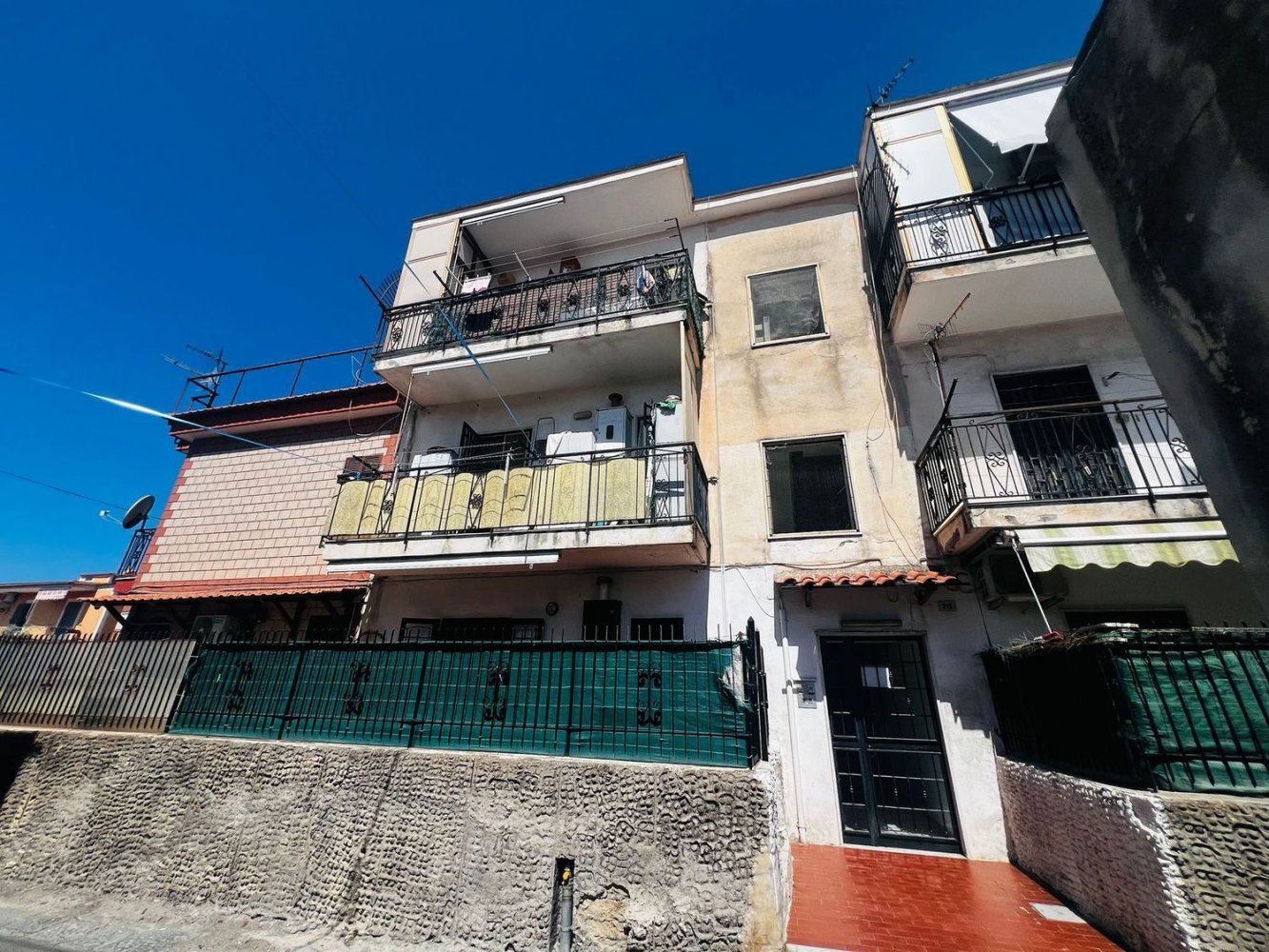 3 rooms Apartment in Torre del Greco, Italy No. 261132