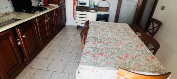 3 rooms Apartment in Torre del Greco, Italy No. 261132 9