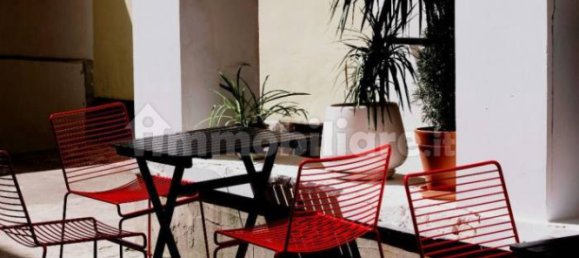 Propiedad comercial de 1 habitación en Lucca, Italy No. 298200 11