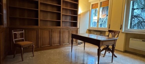 86m² Office in Parma, Italy No. 229724 2