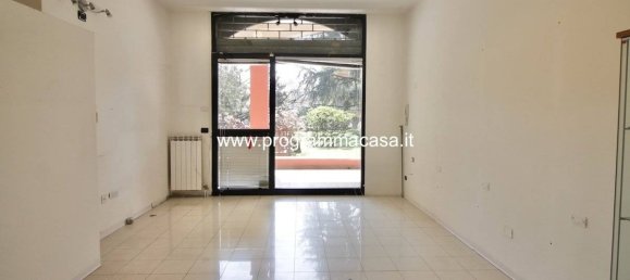 Коммерческая недвижимость с 1 комнатой в Сеграте, Италия № 188124 9