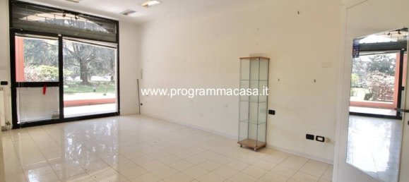 Коммерческая недвижимость с 1 комнатой в Сеграте, Италия № 188124 7