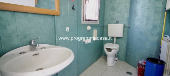 Коммерческая недвижимость с 1 комнатой в Сеграте, Италия № 188124 14