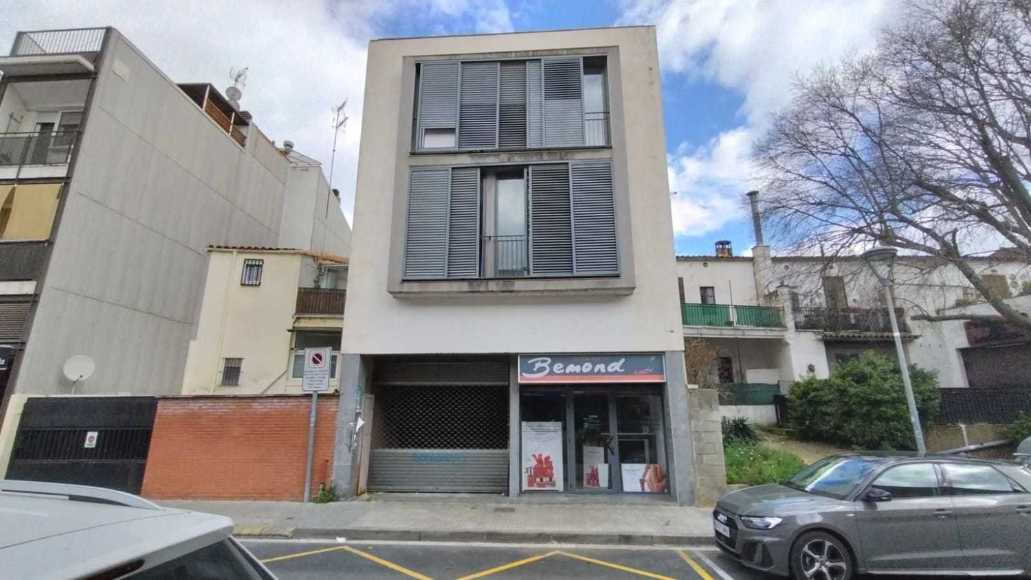 112m² Garage in La Roca Del Valles, Spain No. 205858