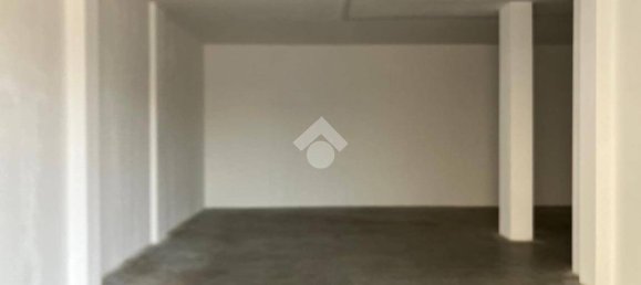 1-salle Propriété commerciale à Foggia, Italy No. 31759 4