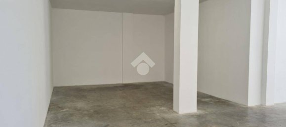 1-salle Propriété commerciale à Foggia, Italy No. 31759 7