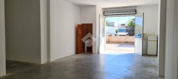 1-salle Propriété commerciale à Foggia, Italy No. 31759 11