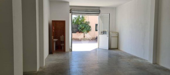 1-salle Propriété commerciale à Foggia, Italy No. 31759 12