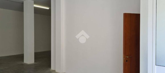 1-salle Propriété commerciale à Foggia, Italy No. 31759 9