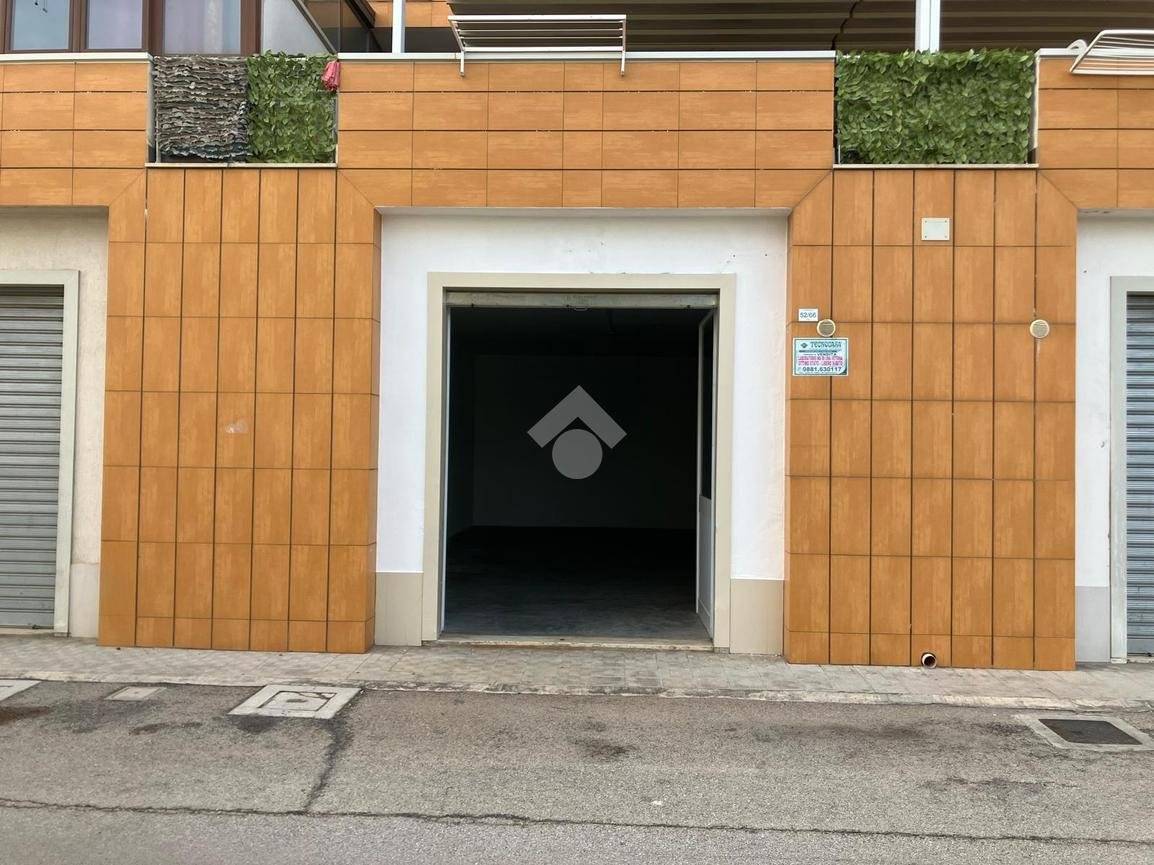 1-salle Propriété commerciale à Foggia, Italy No. 31759