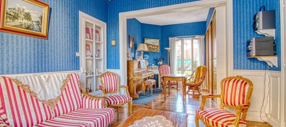 6 bedrooms House in Versailles, France No. 293289 4